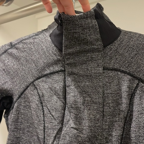 Lululemon 1/2 Zip - Picture 5 of 16
